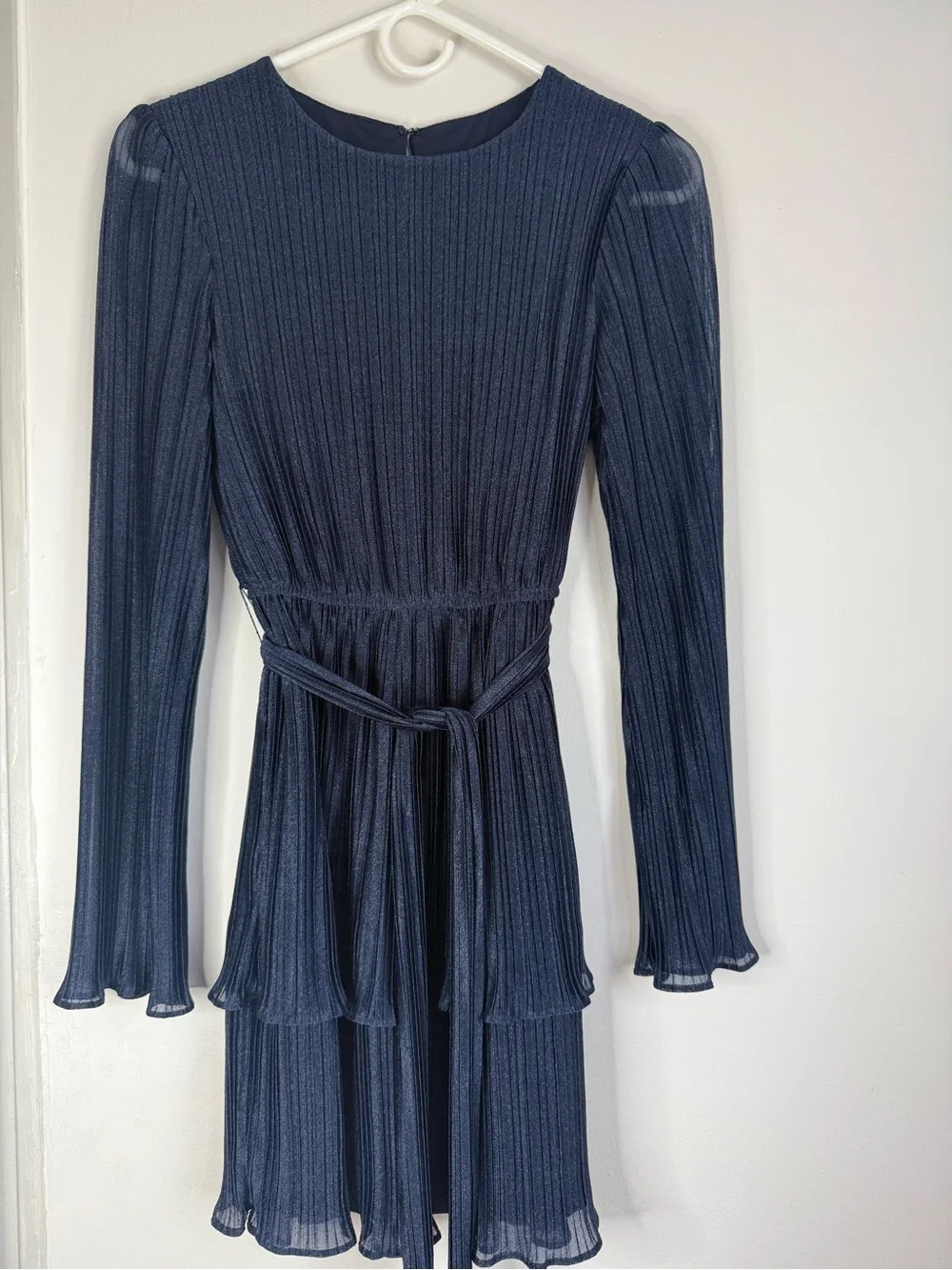Women's Navy Long-Sleeve Pleated Tie-Waist Dress - Picture 2 of 3